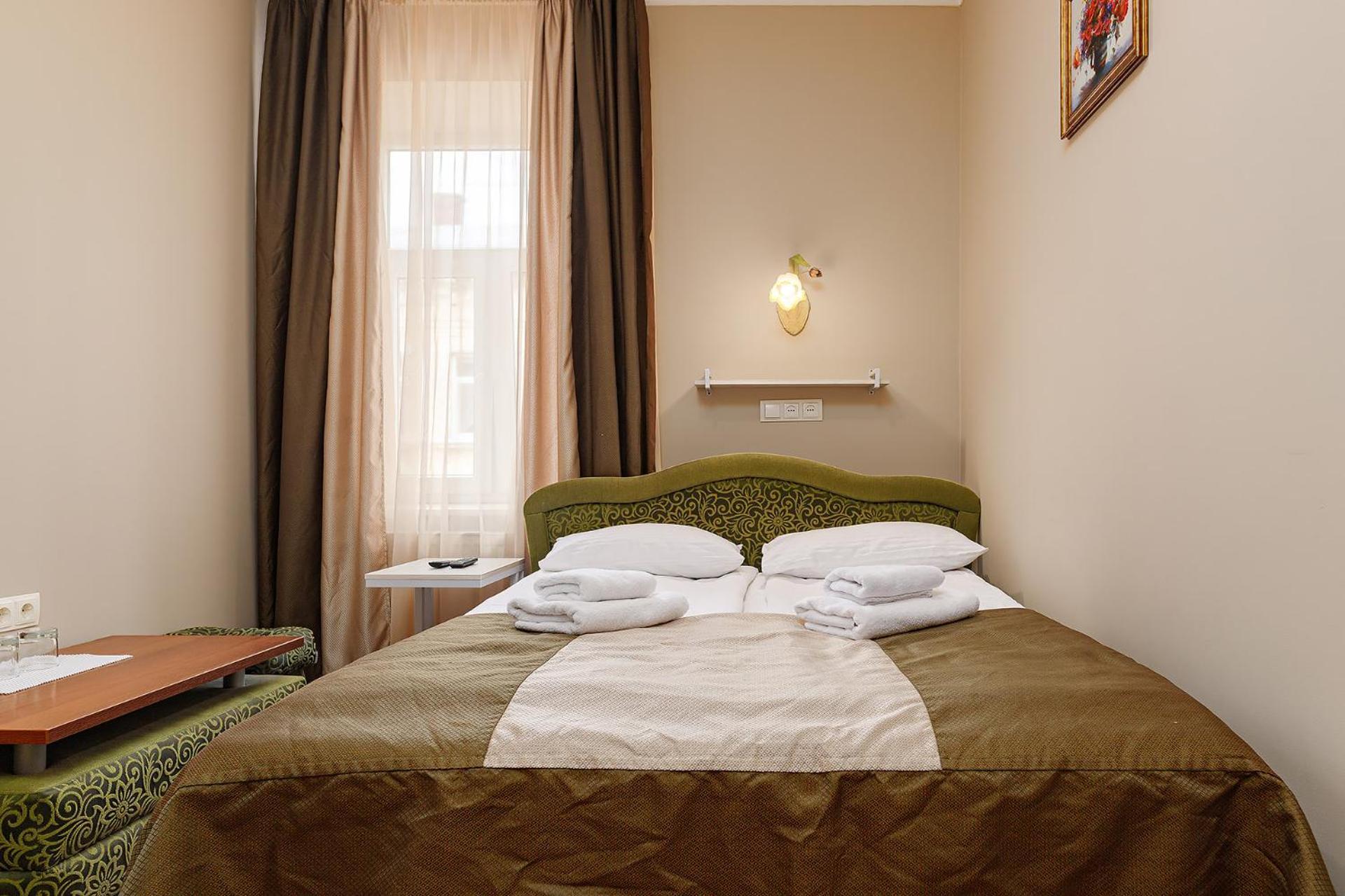 Hotel Kaiser Econom Lemberg Zimmer foto